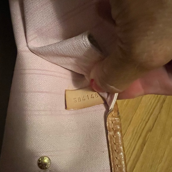 Louis Vuitton Neverfull MM - Picture 14 of 15